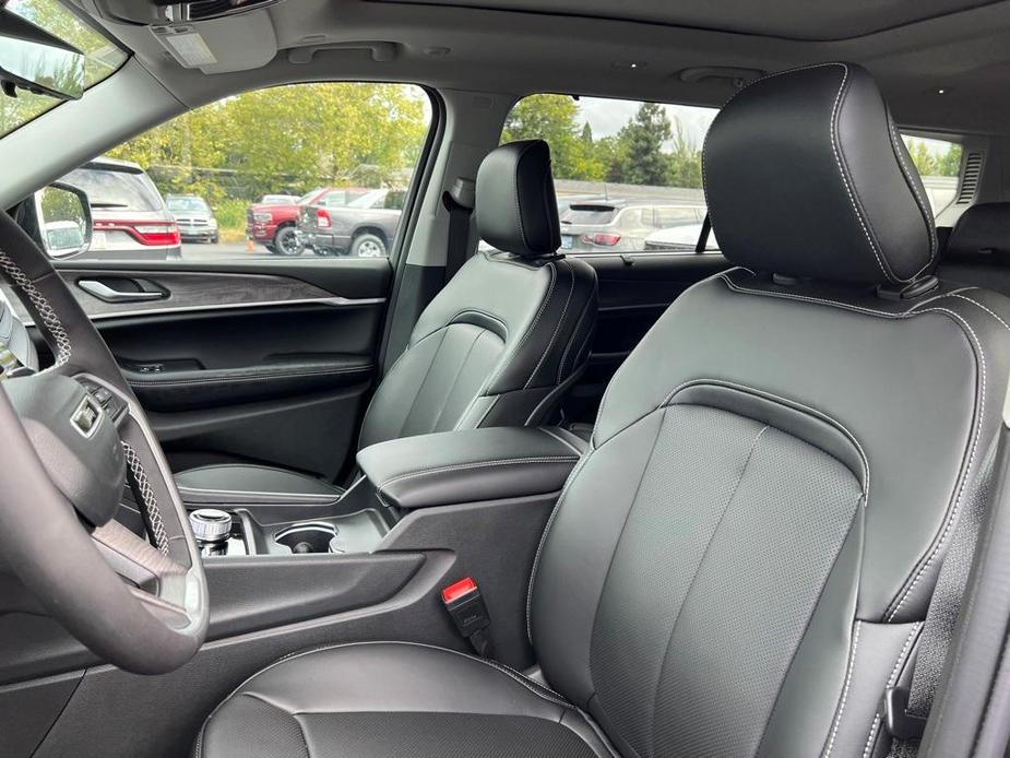 new 2023 Jeep Grand Cherokee L car, priced at $49,900