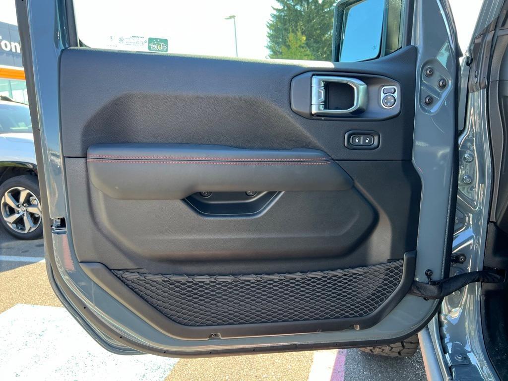 new 2025 Jeep Gladiator car, priced at $53,415