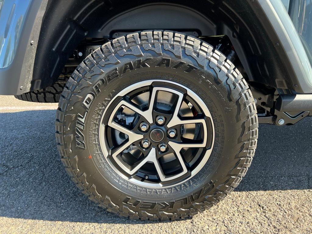 new 2025 Jeep Gladiator car, priced at $53,415