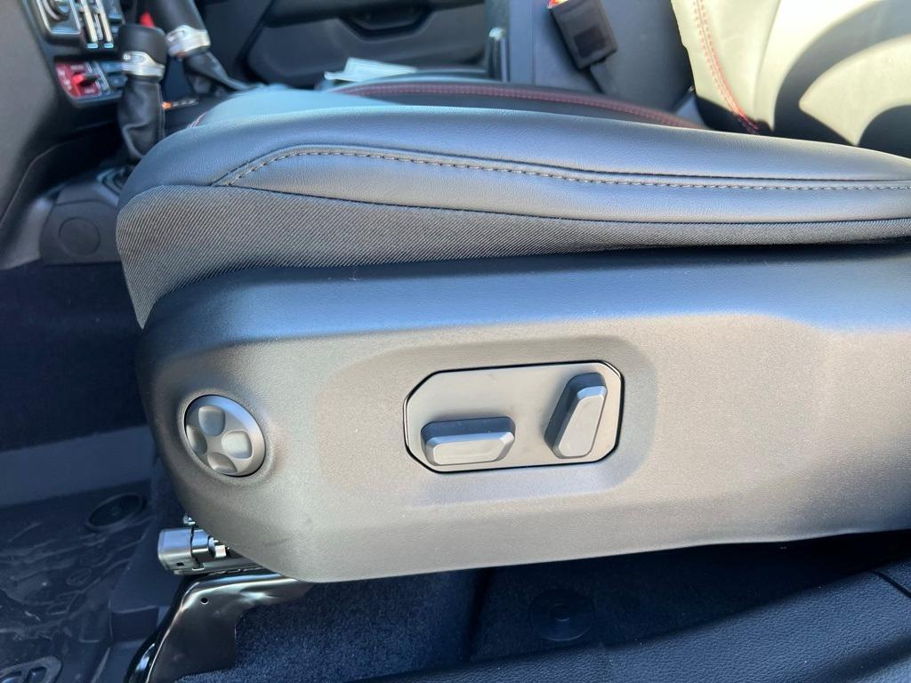 new 2025 Jeep Gladiator car, priced at $53,415