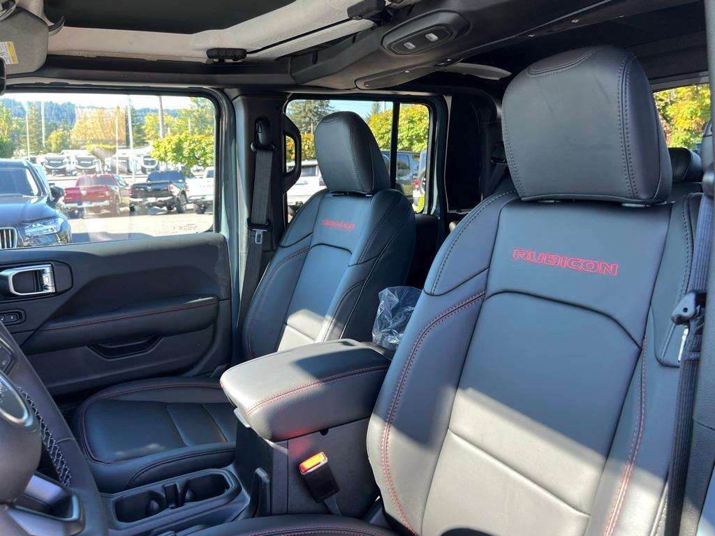 new 2025 Jeep Gladiator car, priced at $53,415