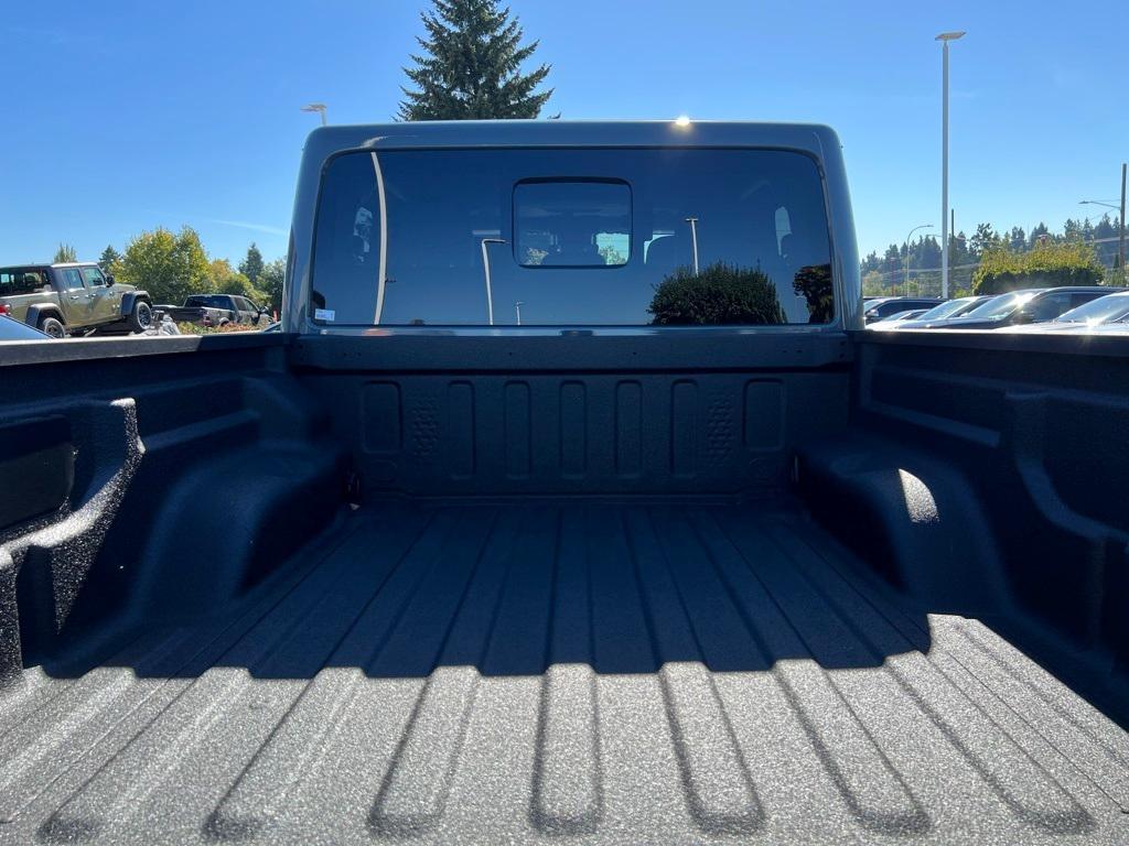 new 2025 Jeep Gladiator car, priced at $53,415