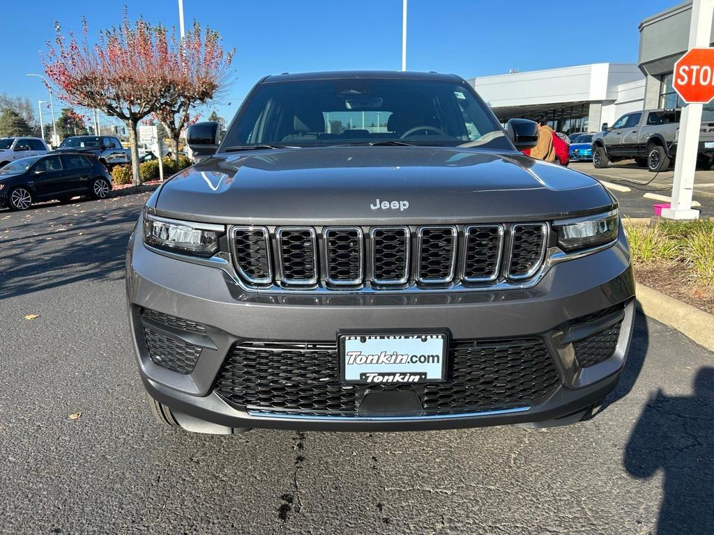 new 2025 Jeep Grand Cherokee car, priced at $39,978