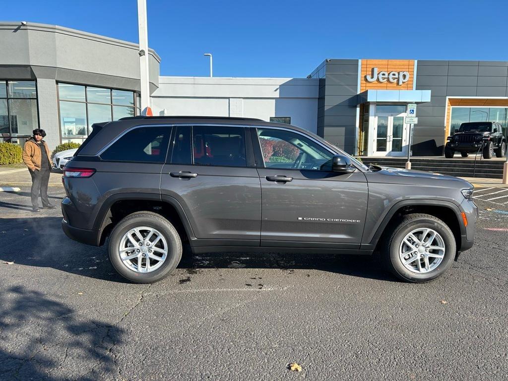 new 2025 Jeep Grand Cherokee car, priced at $39,978