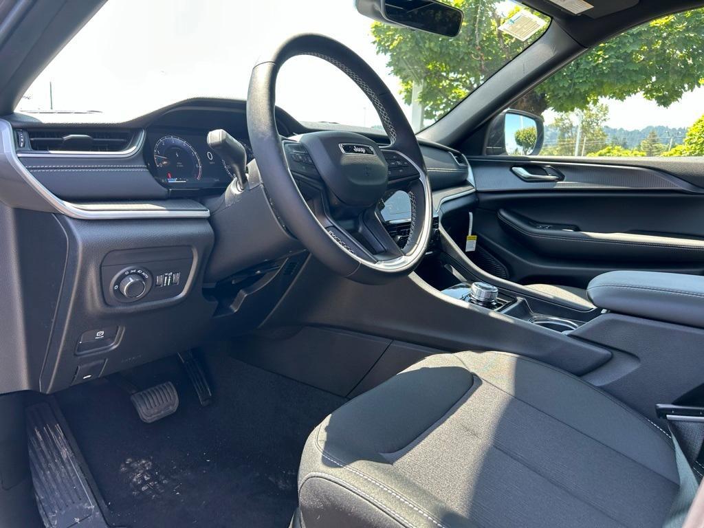new 2025 Jeep Grand Cherokee L car, priced at $42,386