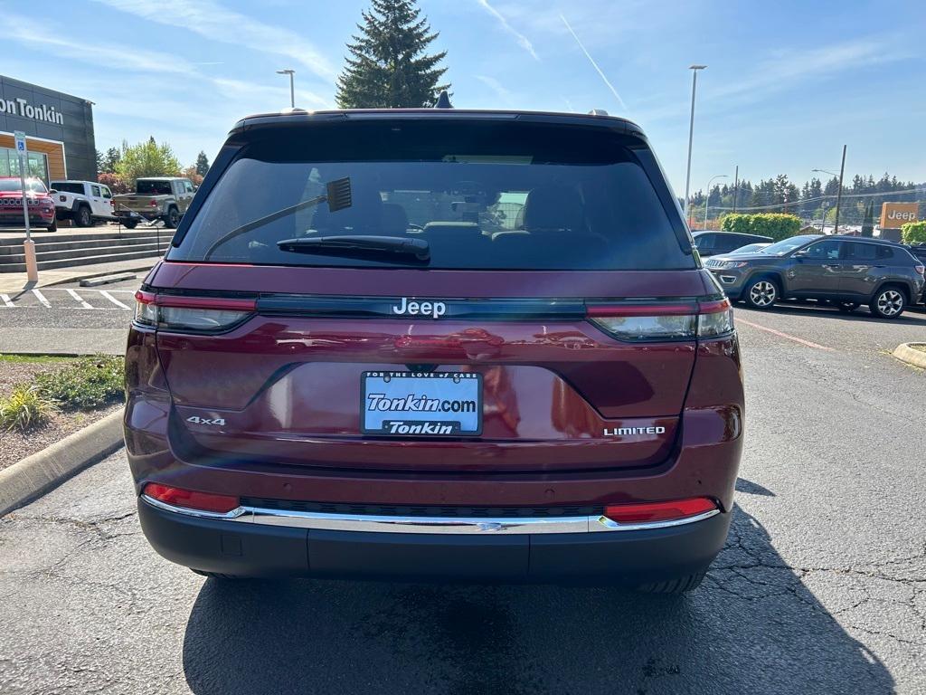 new 2025 Jeep Grand Cherokee car, priced at $46,299
