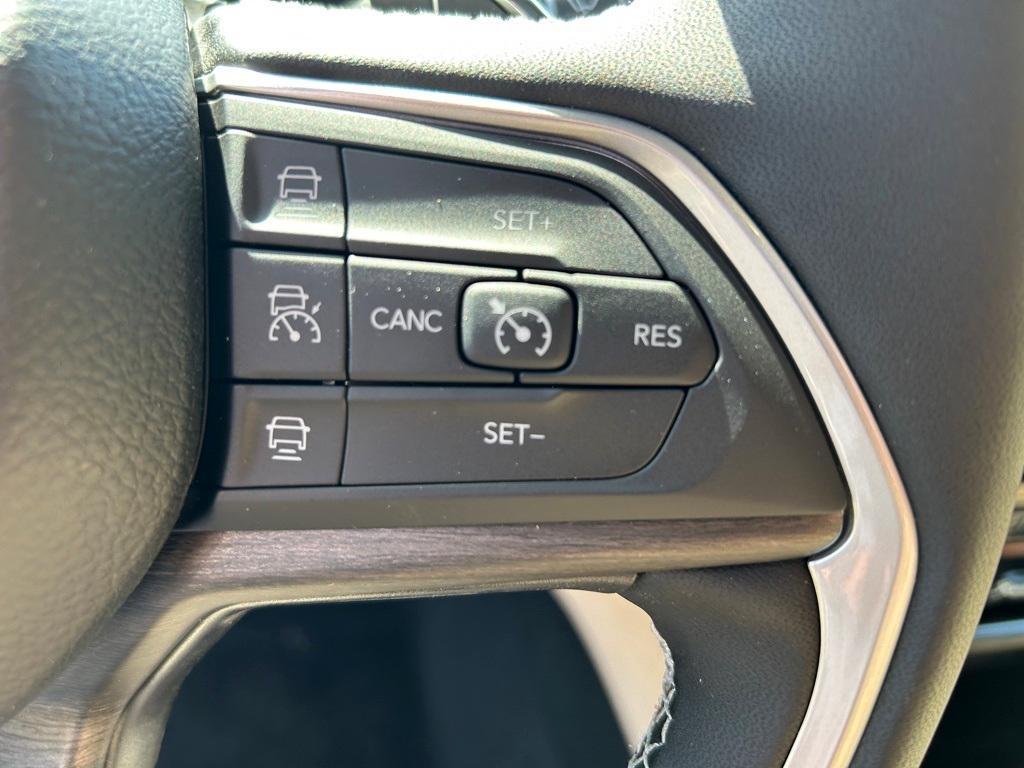 new 2025 Jeep Grand Cherokee car, priced at $46,299