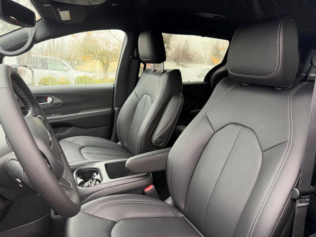 new 2026 Chrysler Pacifica car, priced at $42,560
