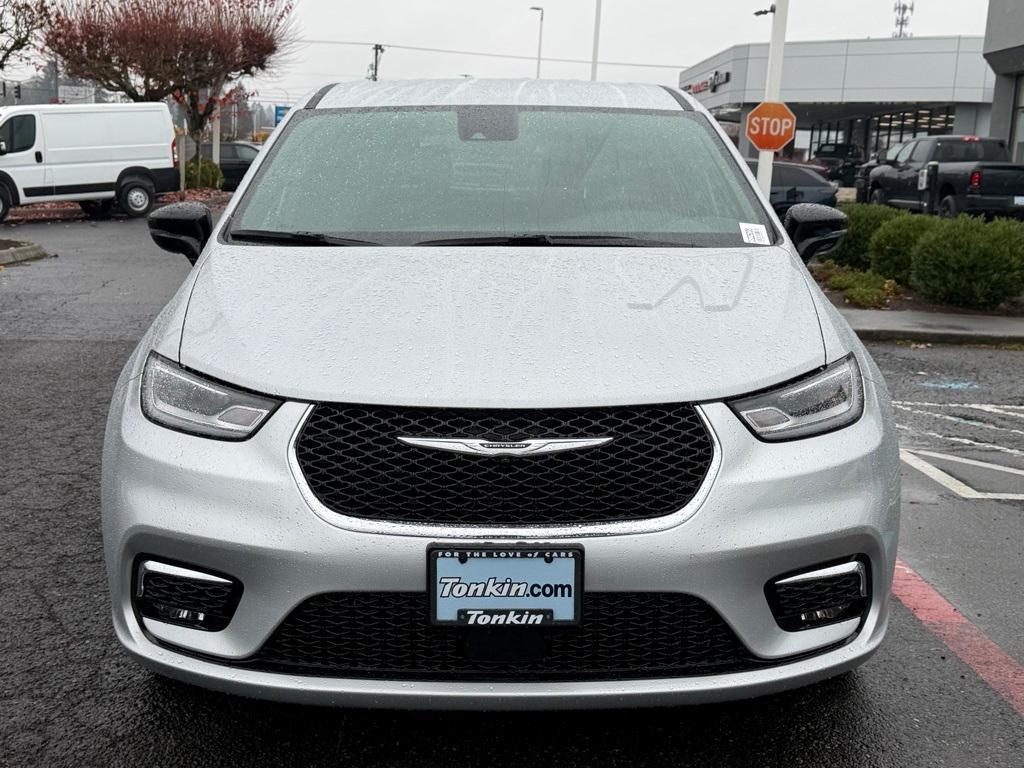 new 2026 Chrysler Pacifica car, priced at $42,360