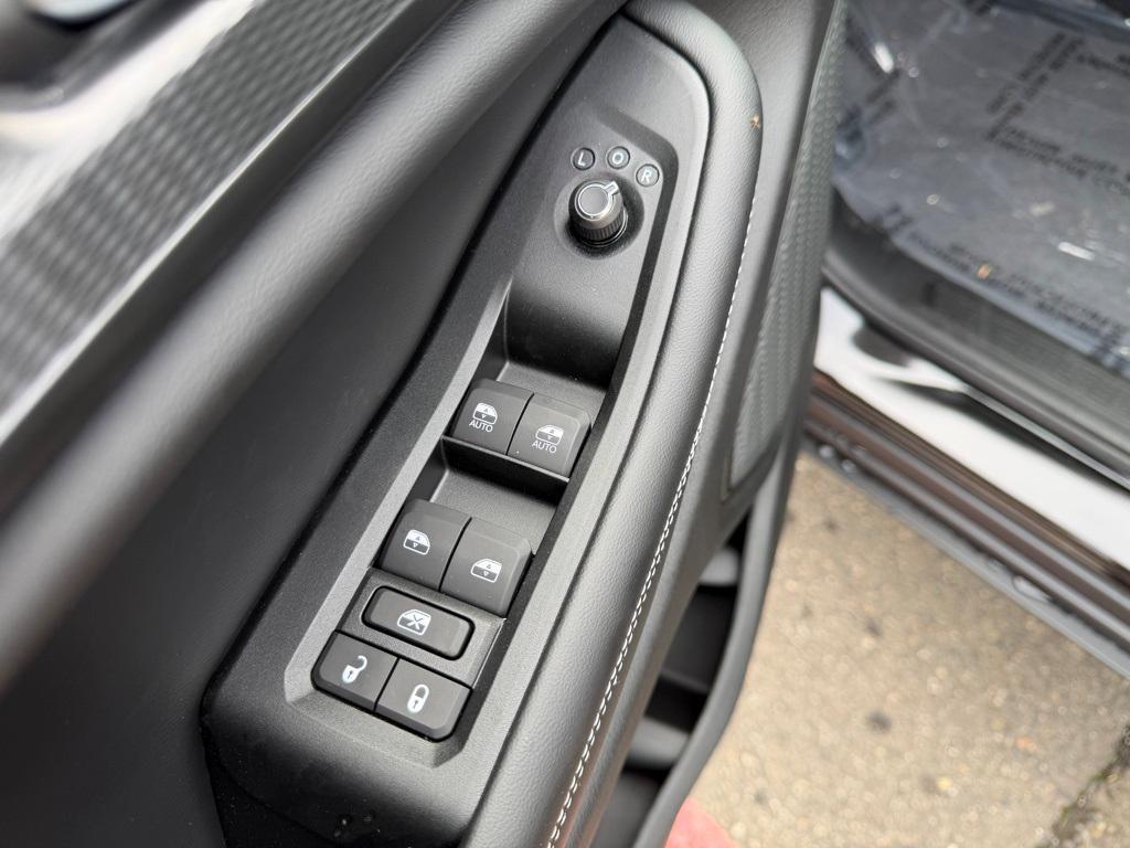 new 2025 Jeep Grand Cherokee car, priced at $38,290