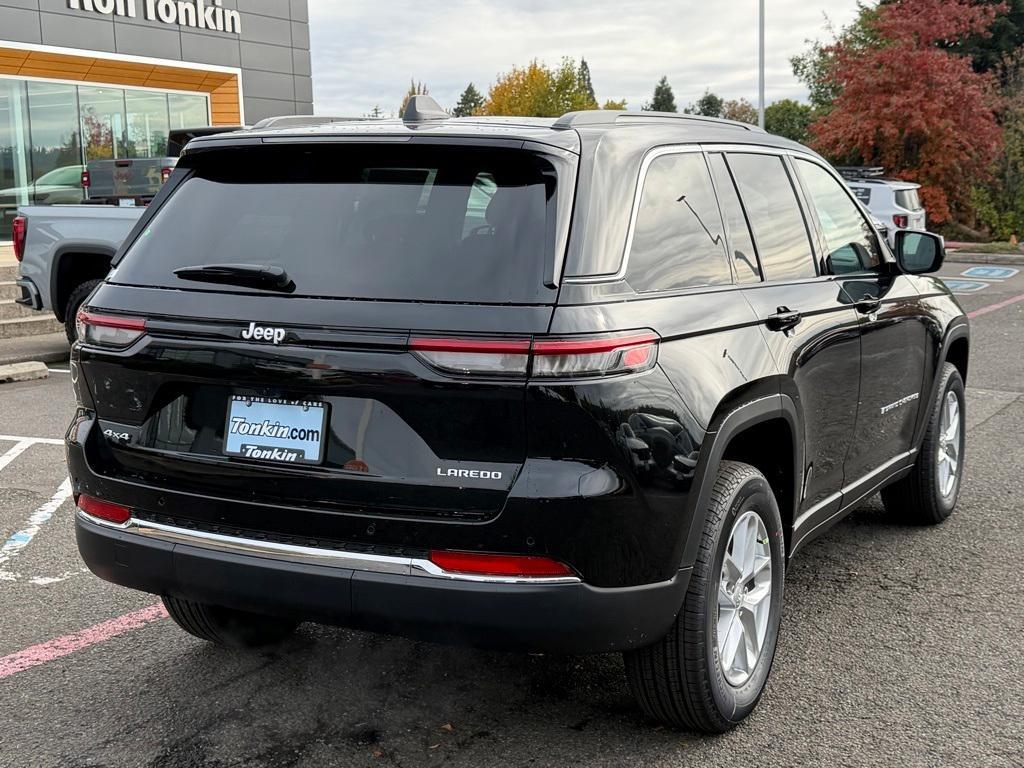 new 2025 Jeep Grand Cherokee car, priced at $38,290