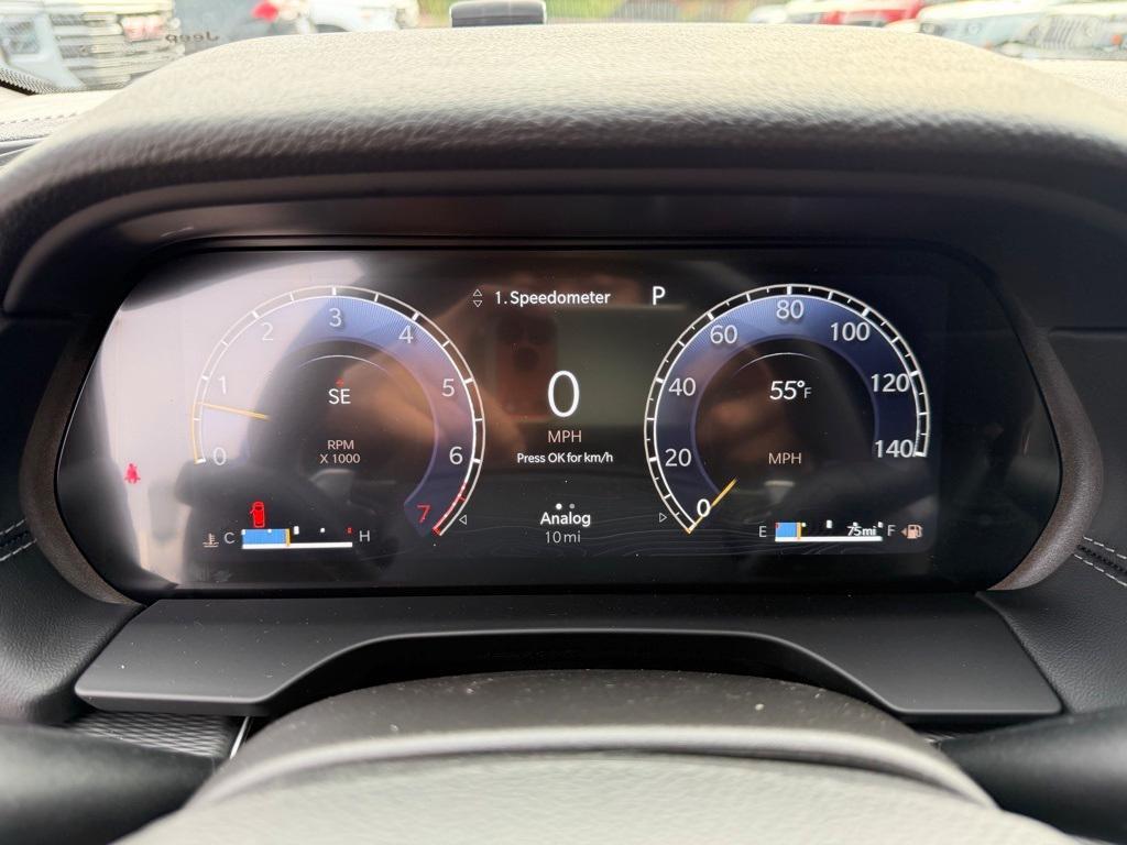 new 2025 Jeep Grand Cherokee car, priced at $38,290