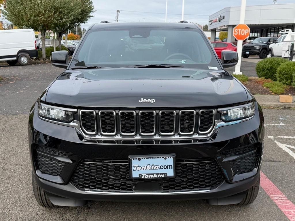 new 2025 Jeep Grand Cherokee car, priced at $38,290