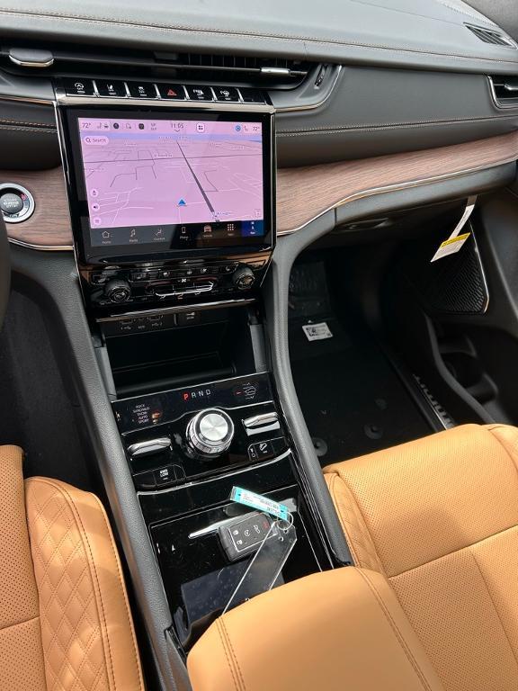 new 2025 Jeep Grand Cherokee car, priced at $60,364