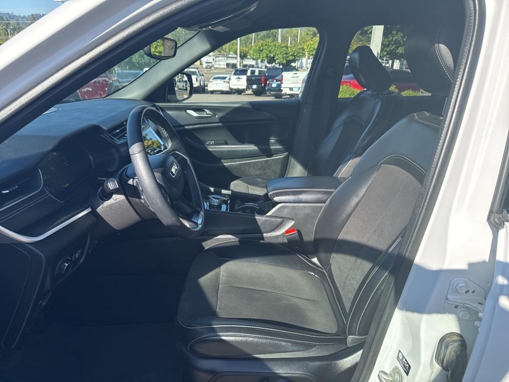 used 2023 Jeep Grand Cherokee car