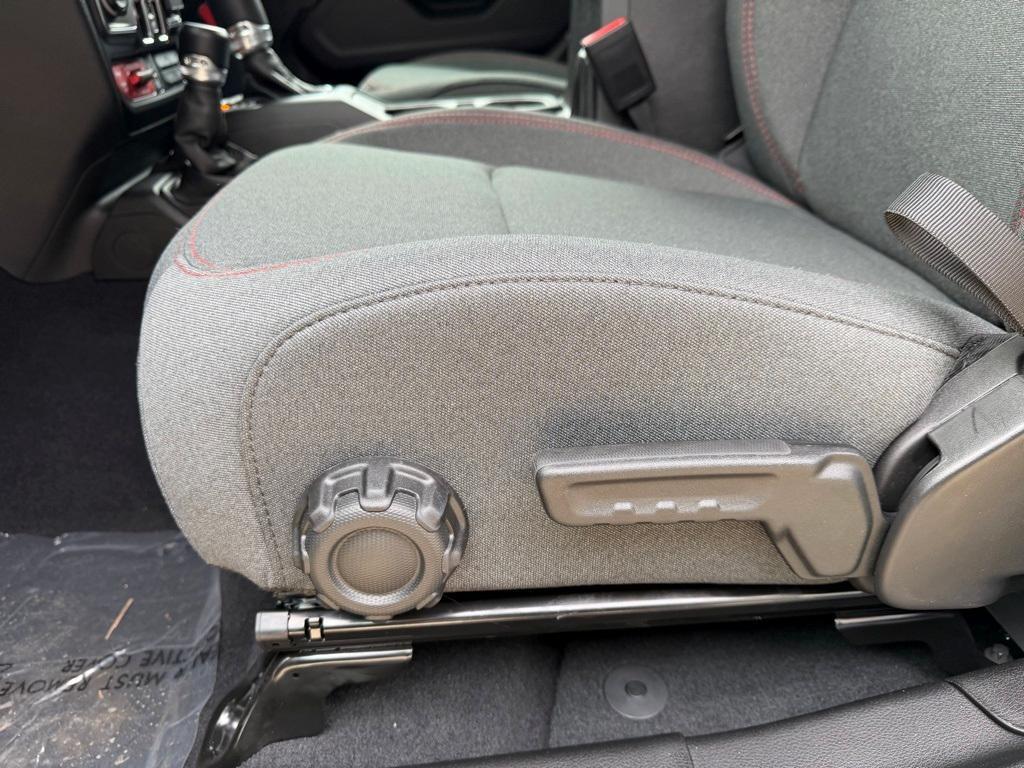 new 2025 Jeep Gladiator car, priced at $50,800