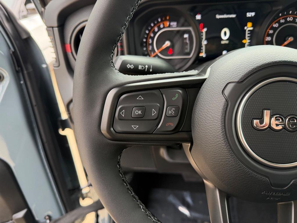 new 2025 Jeep Gladiator car, priced at $50,800