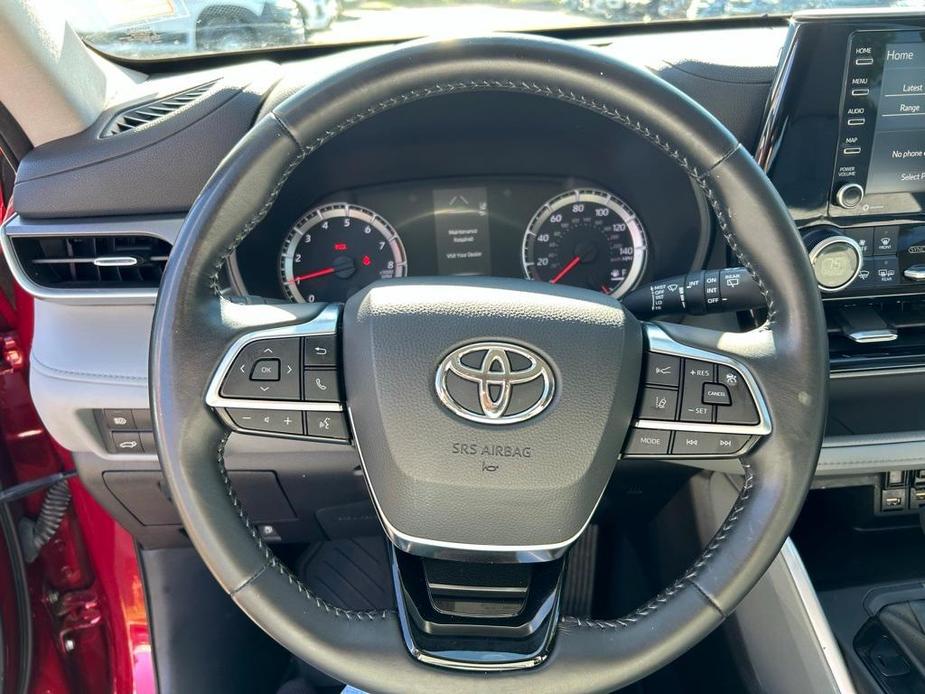 used 2021 Toyota Highlander car, priced at $29,888