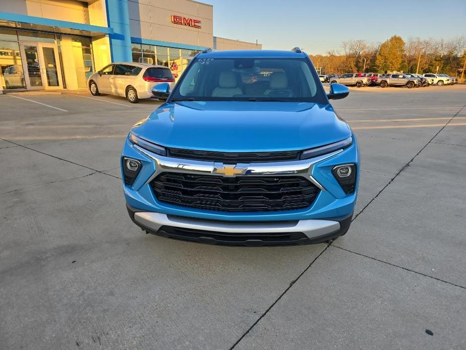 new 2025 Chevrolet TrailBlazer car, priced at $29,700