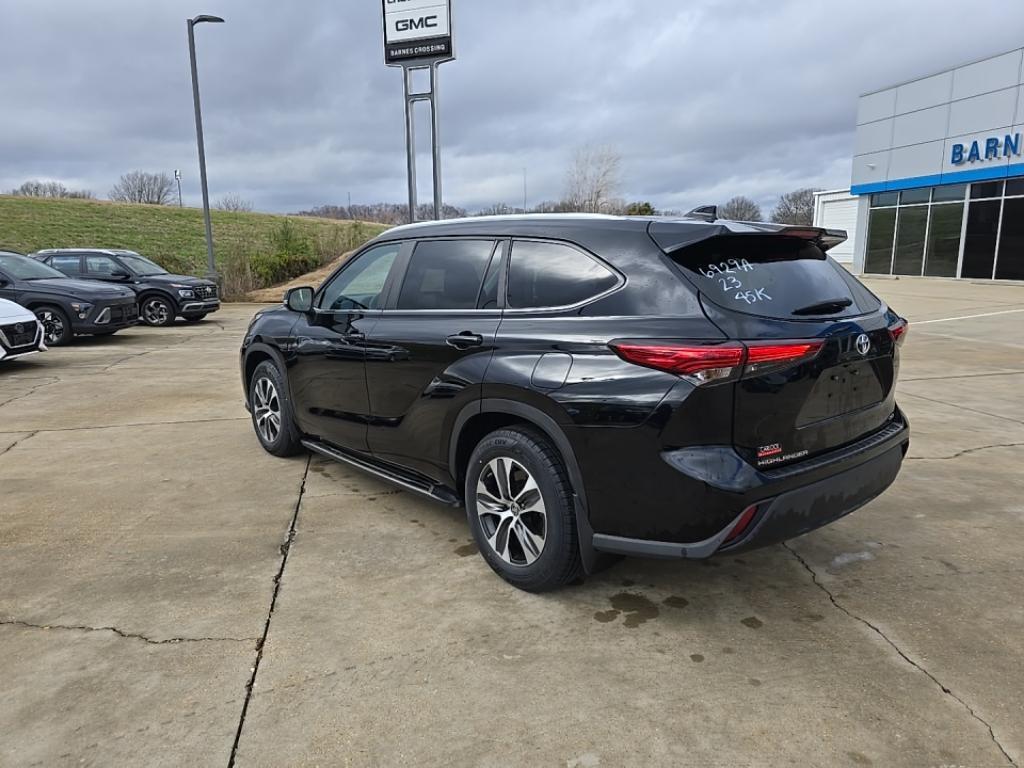 used 2023 Toyota Highlander car, priced at $36,226