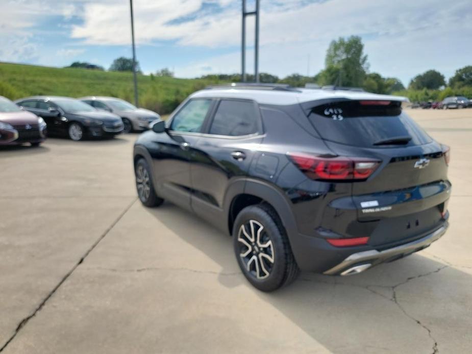 new 2025 Chevrolet TrailBlazer car, priced at $30,500