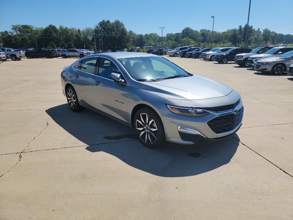 new 2024 Chevrolet Malibu car, priced at $26,200