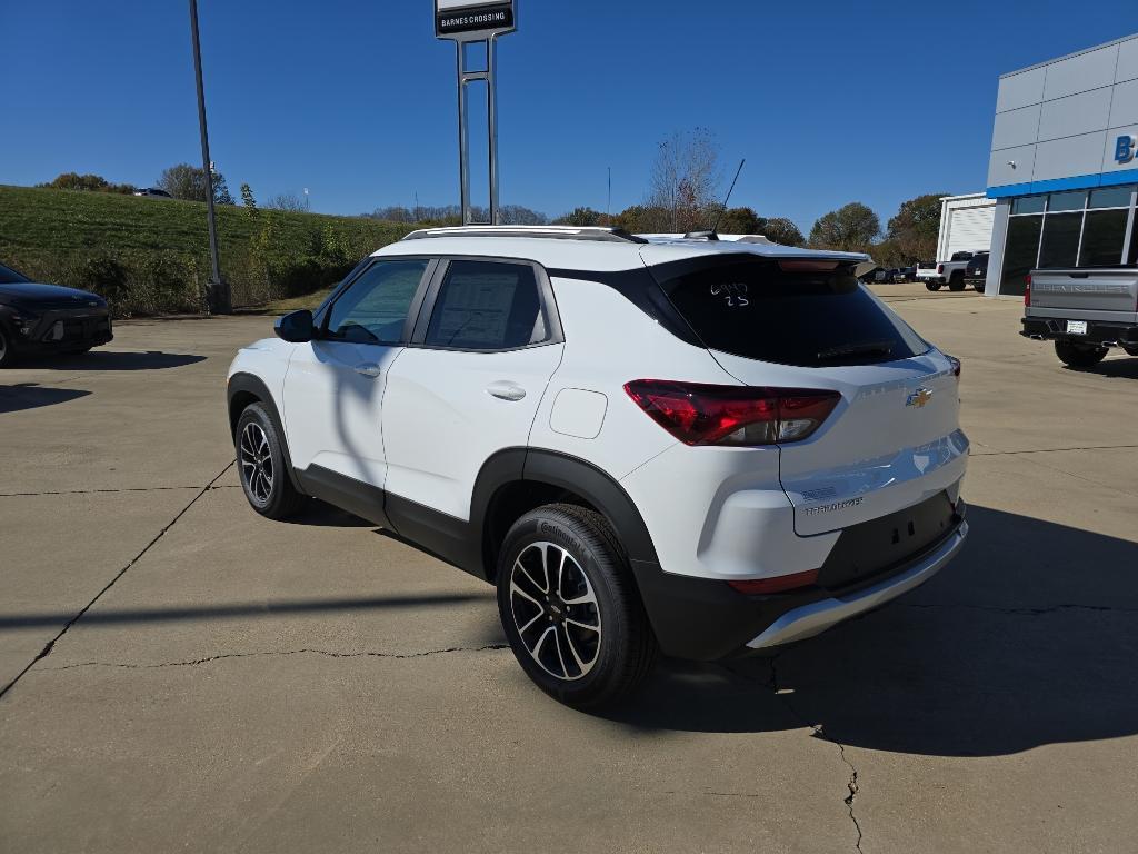 new 2025 Chevrolet TrailBlazer car, priced at $28,500