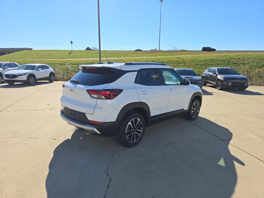 new 2025 Chevrolet TrailBlazer car, priced at $28,500