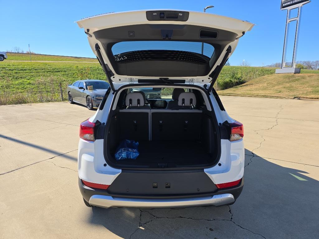 new 2025 Chevrolet TrailBlazer car, priced at $28,500