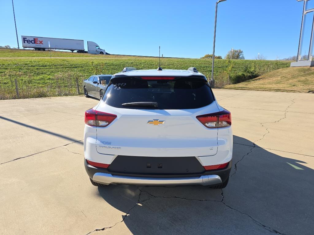 new 2025 Chevrolet TrailBlazer car, priced at $28,500