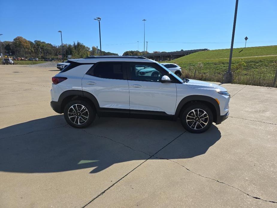 new 2025 Chevrolet TrailBlazer car, priced at $28,500