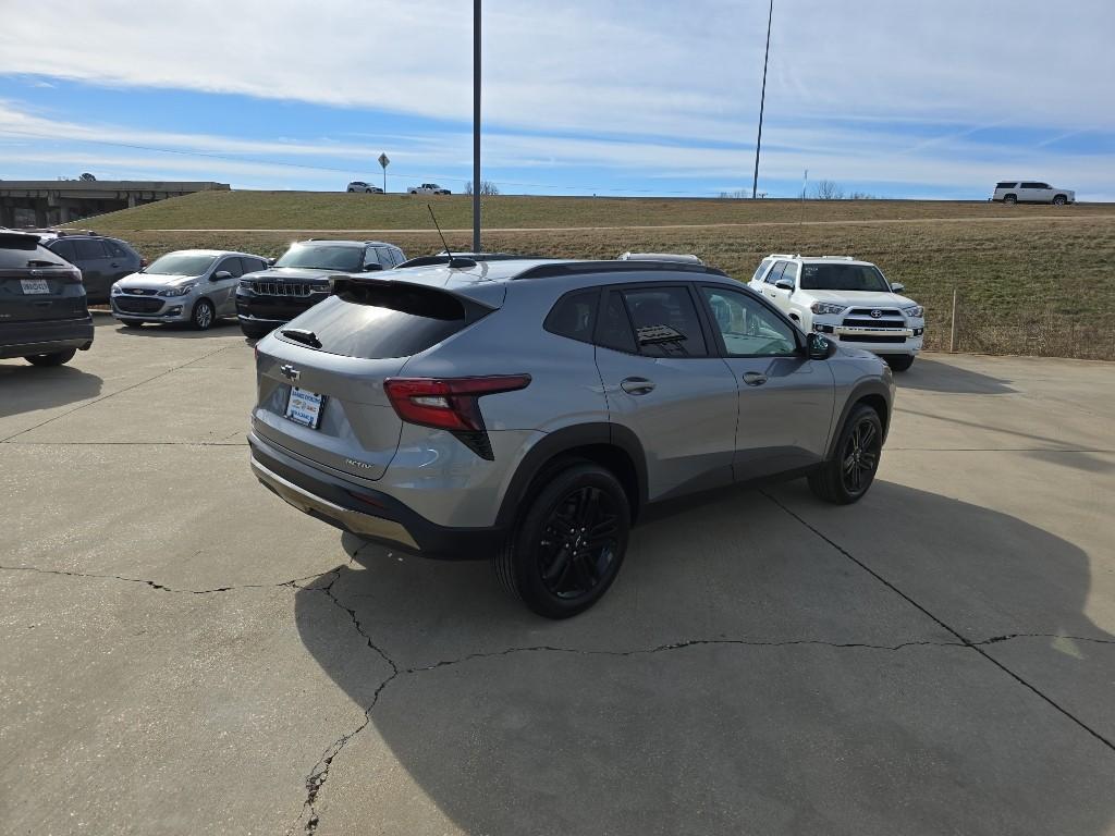 new 2025 Chevrolet Trax car, priced at $27,230