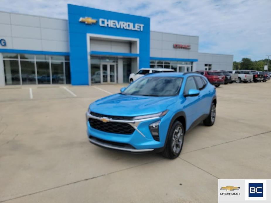 new 2025 Chevrolet Trax car, priced at $25,500