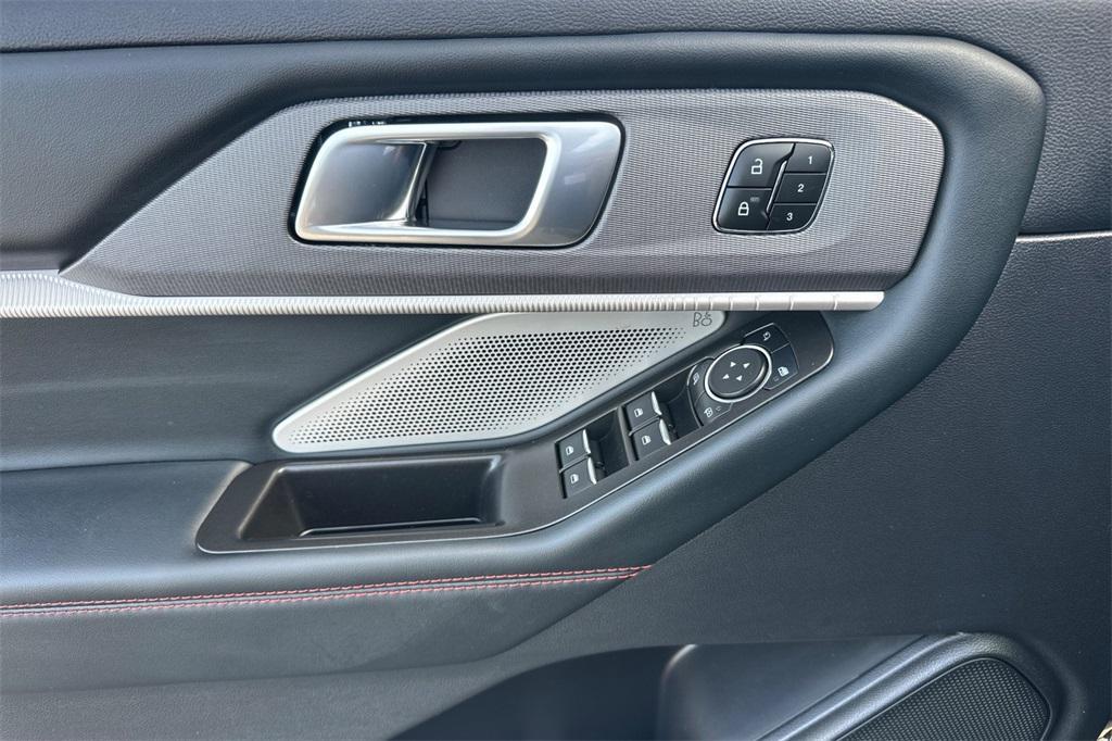 new 2025 Ford Explorer car, priced at $60,360