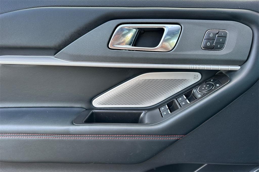 new 2025 Ford Explorer car, priced at $61,155