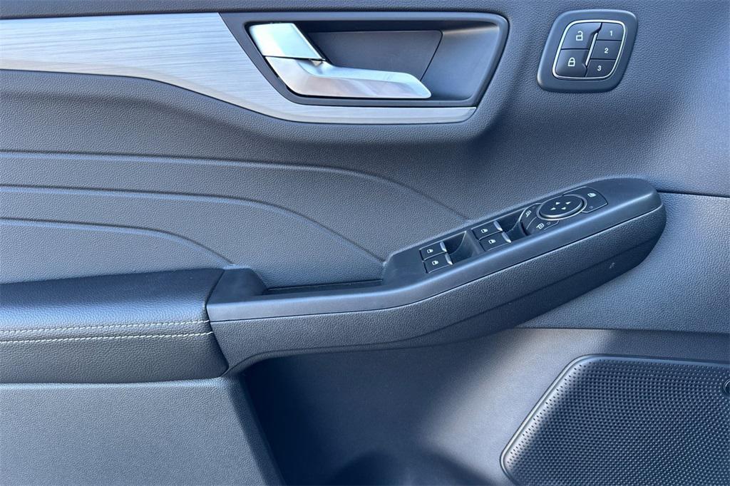 new 2025 Ford Escape PHEV car, priced at $40,520