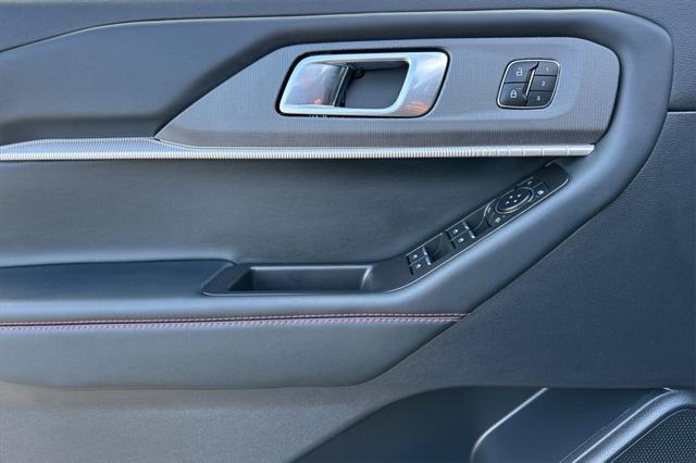 new 2025 Ford Explorer car, priced at $52,640