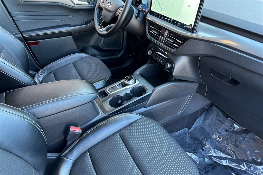 new 2025 Ford Escape PHEV car, priced at $33,395