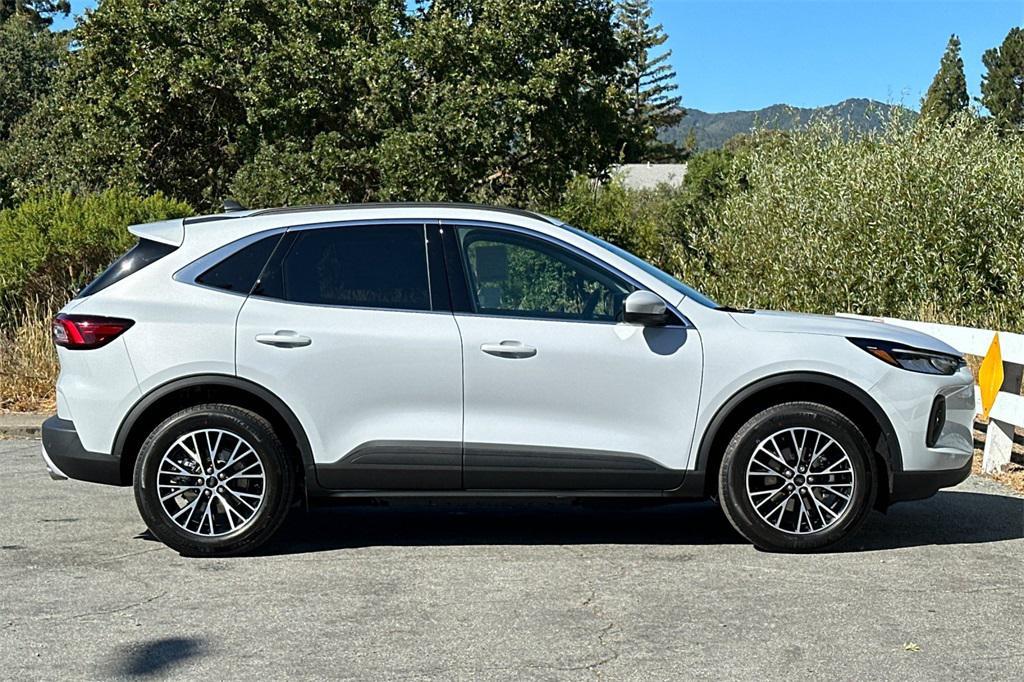 new 2025 Ford Escape PHEV car, priced at $33,395