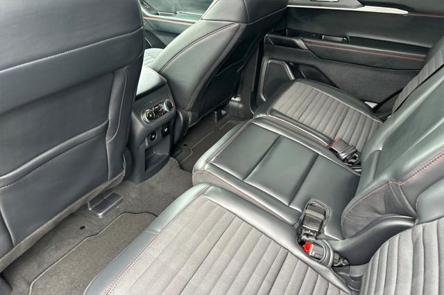 new 2025 Ford Explorer car, priced at $49,940