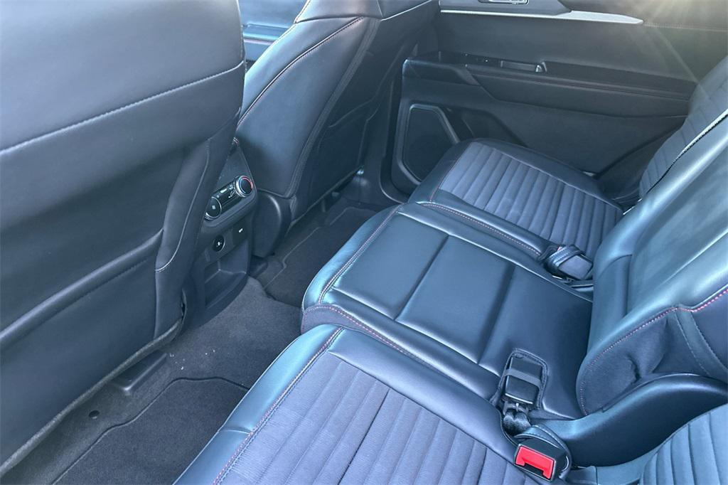 new 2025 Ford Explorer car, priced at $48,720