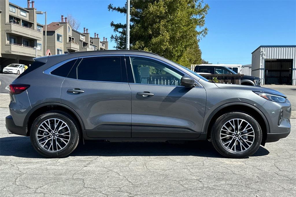 new 2025 Ford Escape PHEV car, priced at $40,015
