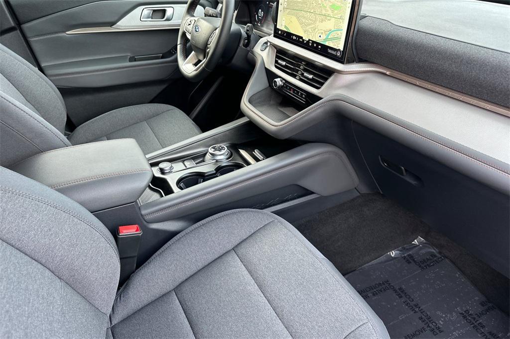 new 2025 Ford Explorer car, priced at $40,645