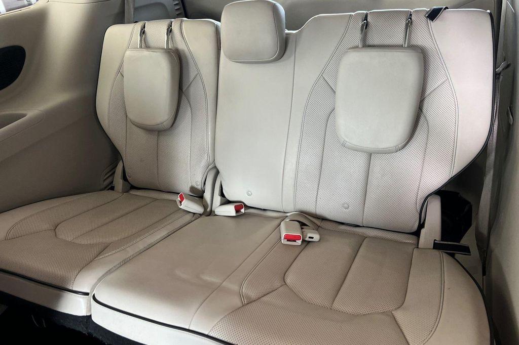 used 2019 Chrysler Pacifica Hybrid car, priced at $22,591