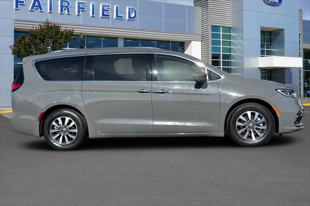 used 2021 Chrysler Pacifica Hybrid car, priced at $22,991