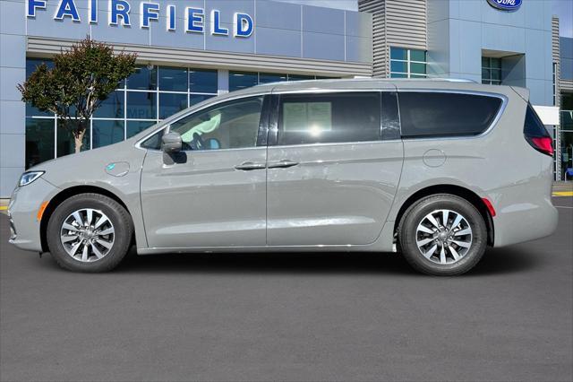 used 2021 Chrysler Pacifica Hybrid car, priced at $22,991