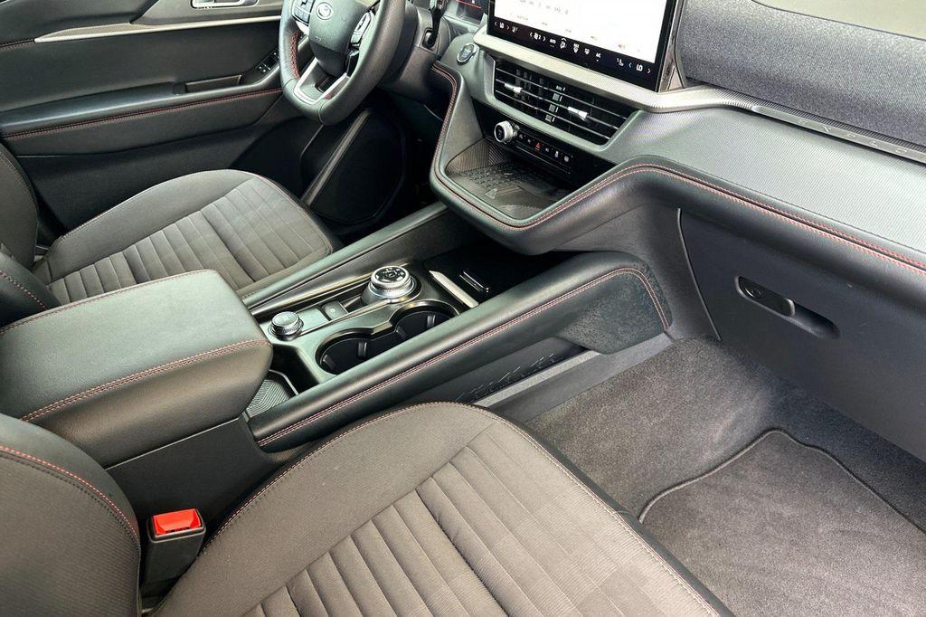 used 2025 Ford Explorer car, priced at $45,492