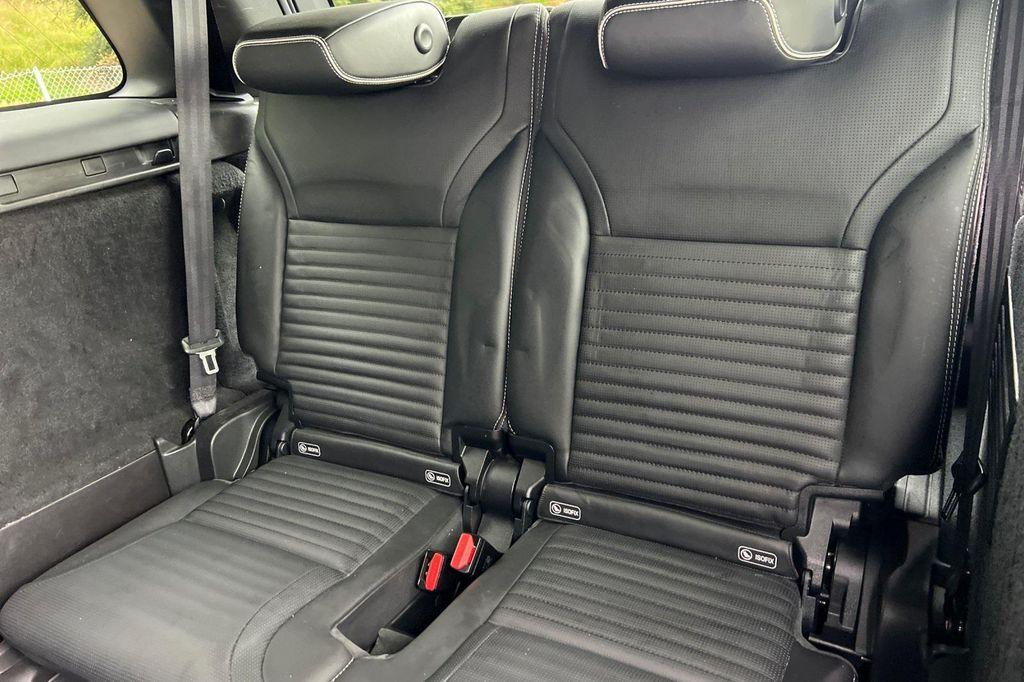 used 2018 Land Rover Discovery car, priced at $21,991