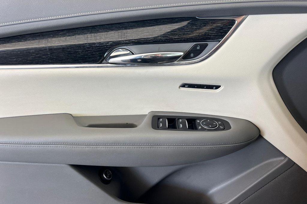 used 2020 Cadillac XT6 car, priced at $19,594