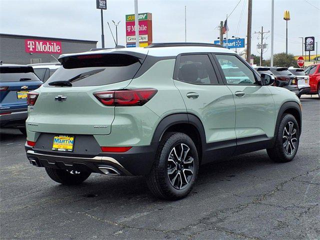 new 2025 Chevrolet TrailBlazer car, priced at $29,330